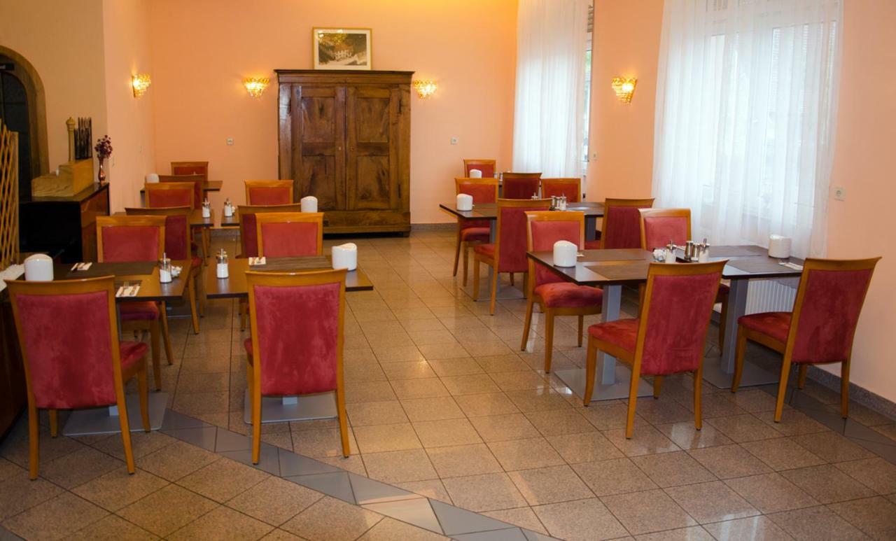 Hotel Kraichtaler Hof Exterior foto